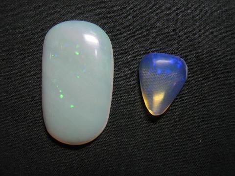 Large Oval Crystal(green) / Clear Small Triangle